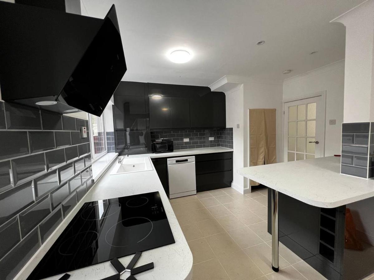 Springfield House- Near Newcastle Centre, Hospital And Keele University! Stoke-on-Trent Eksteriør billede