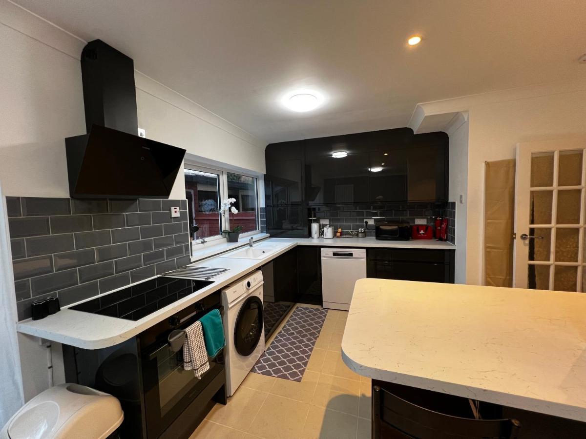 Springfield House- Near Newcastle Centre, Hospital And Keele University! Stoke-on-Trent Eksteriør billede